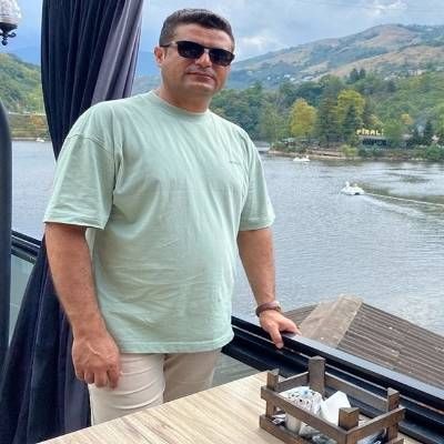 دانلود آهنگ ترکی یریشینه قوربانام اتابک علیزاده (دوروشونا حیرانام گوزلره قوربانام) دانلود آهنگ ترکی یریشینه قوربانام اتابک علیزاده (دوروشونا حیرانام گوزلره قوربانام)